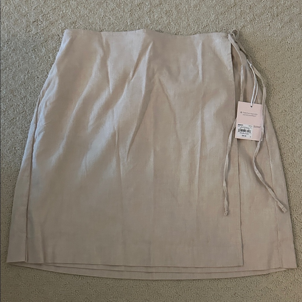 LC Lauren Conrad Light Beige Mini Skirt